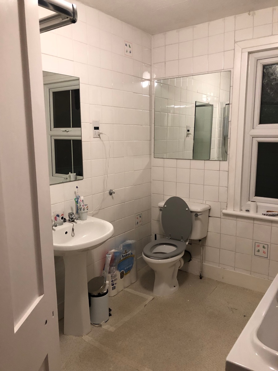 0_bathroom before.jpg