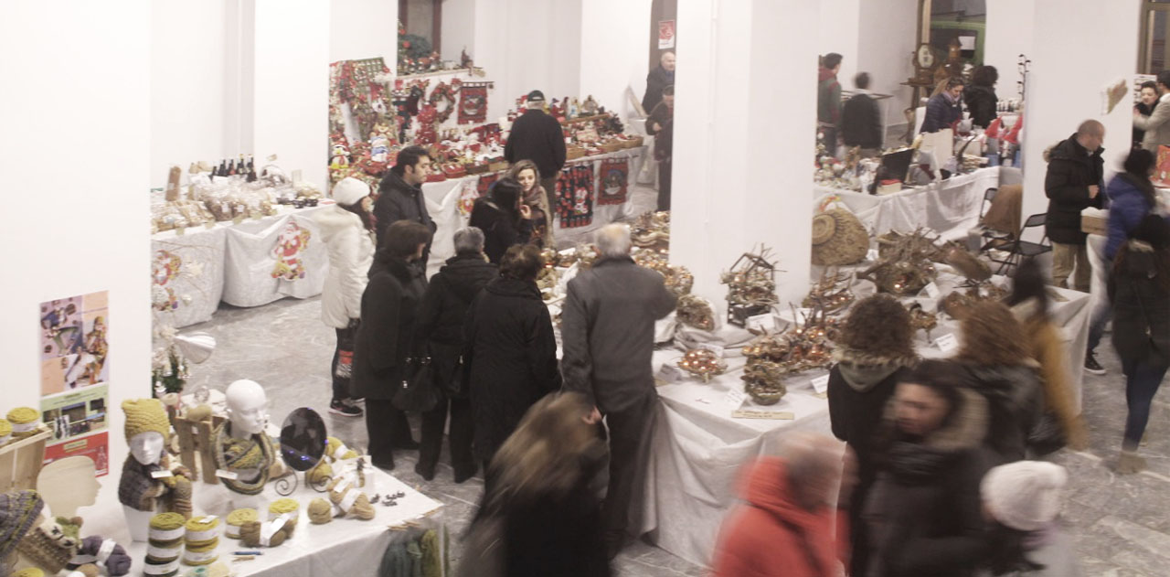 chrsitmas market main road top view.jpg