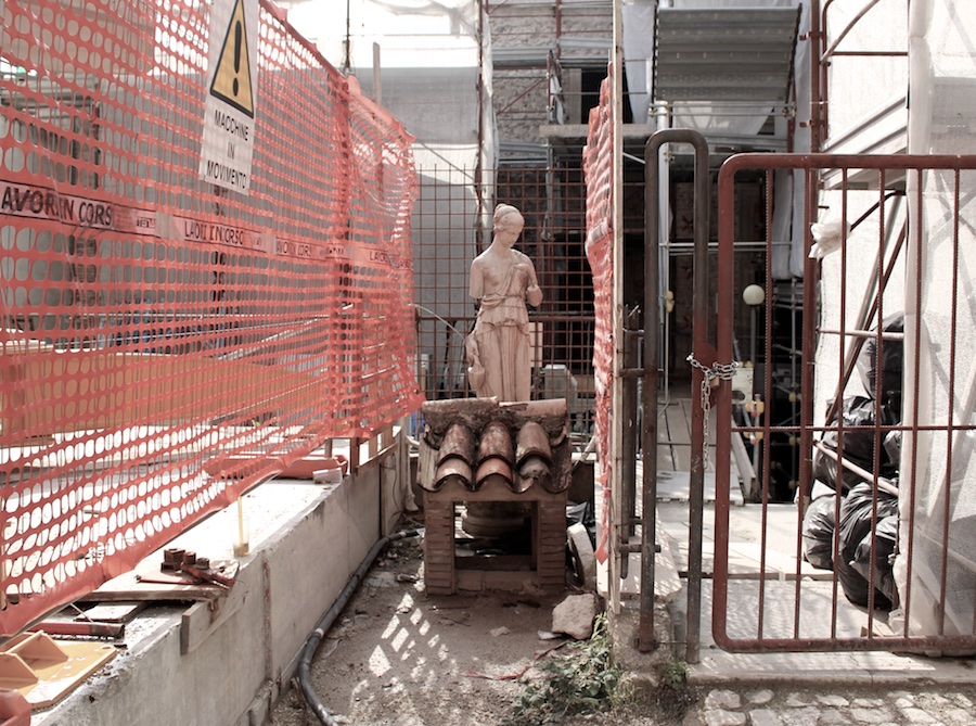 statue scaffold.jpg