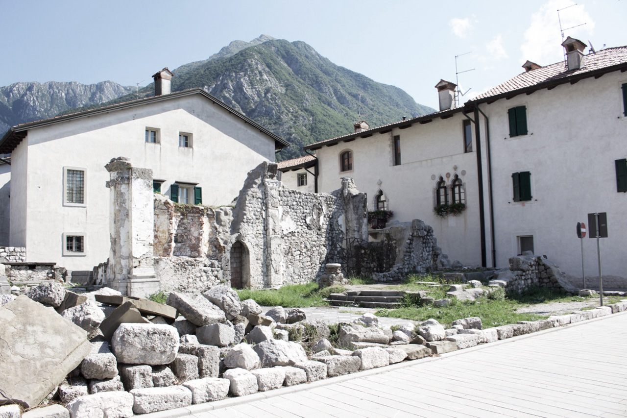 venzone ruins.jpg